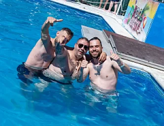 POOL PARTY FINCA NAVALCARNERO