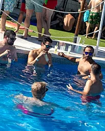 POOL PARTY FINCA NAVALCARNERO