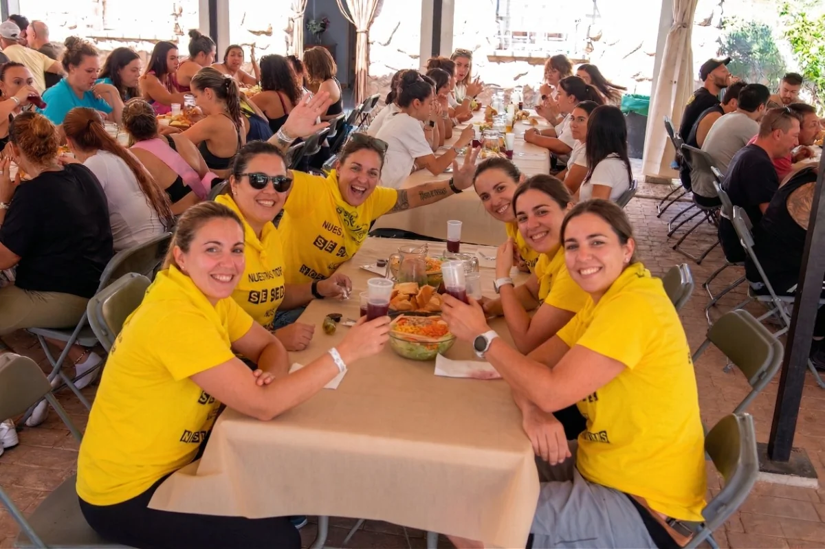 Comidas, Cenas y mucha Fiesta 🎤🍽️