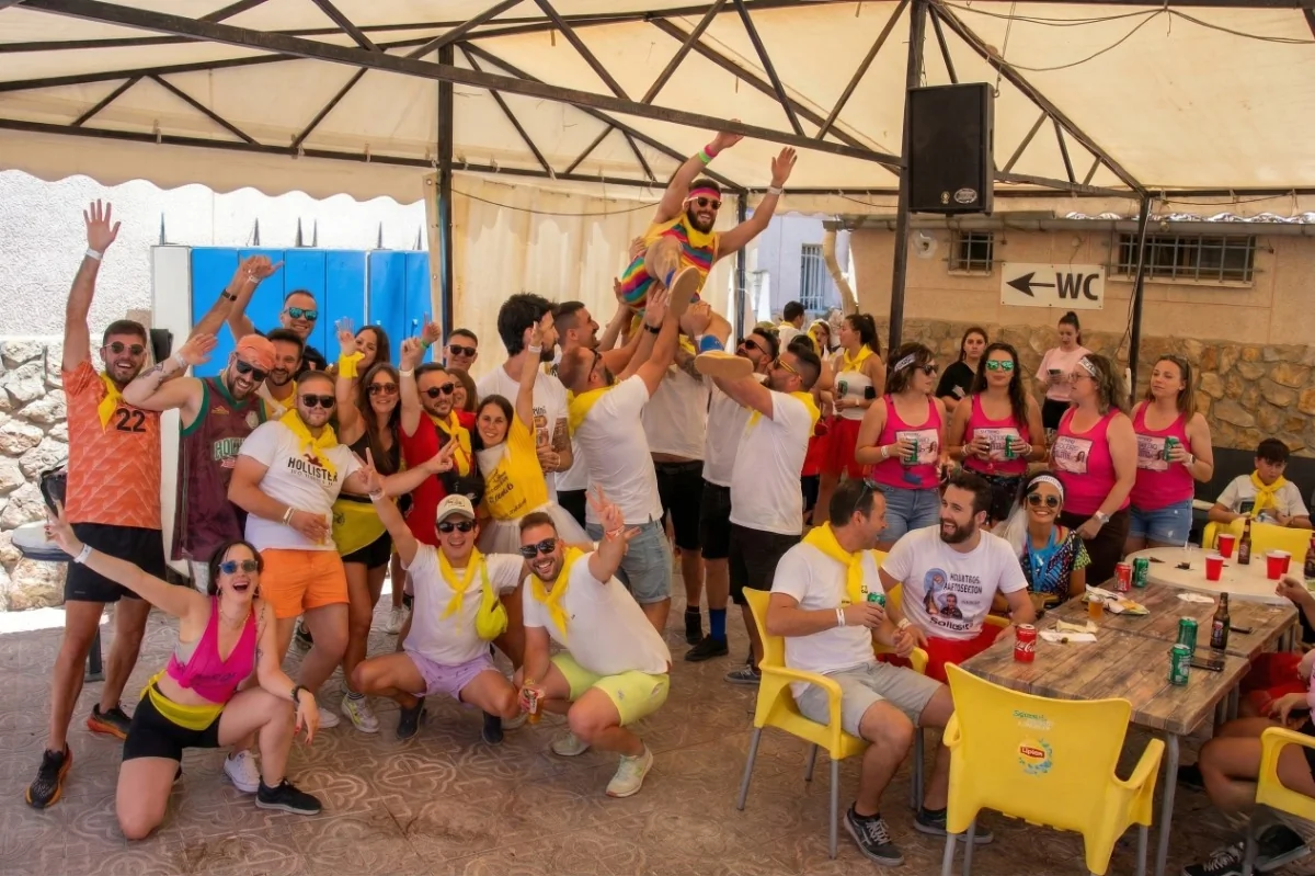 Vibras de Verano: Tardeo y Pool Party ☀️🍹