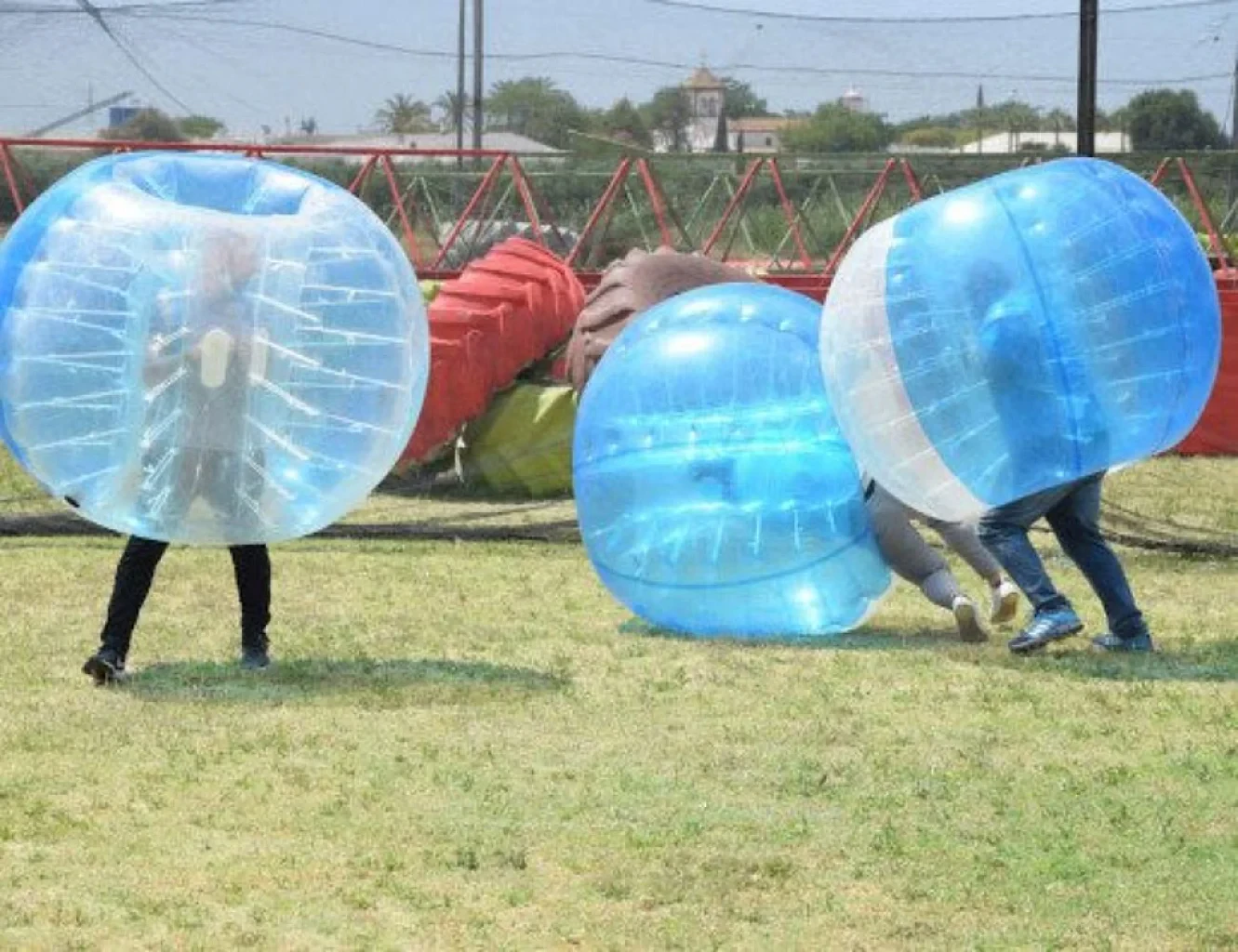 Gymkana Burbujas Hinchables Paradise Despedidas
