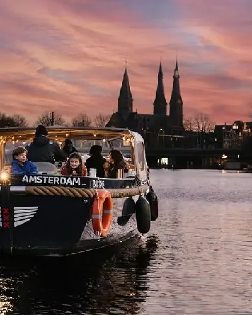 Barco privado por el canal con bebida ilimitada Paradise Despedidas