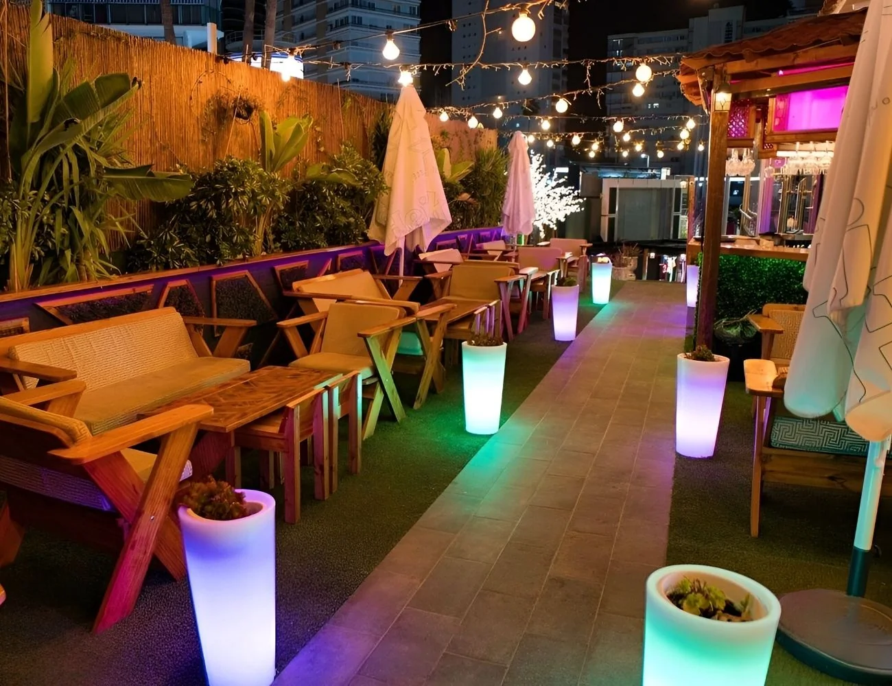 Tardeo Penelope Beach Club