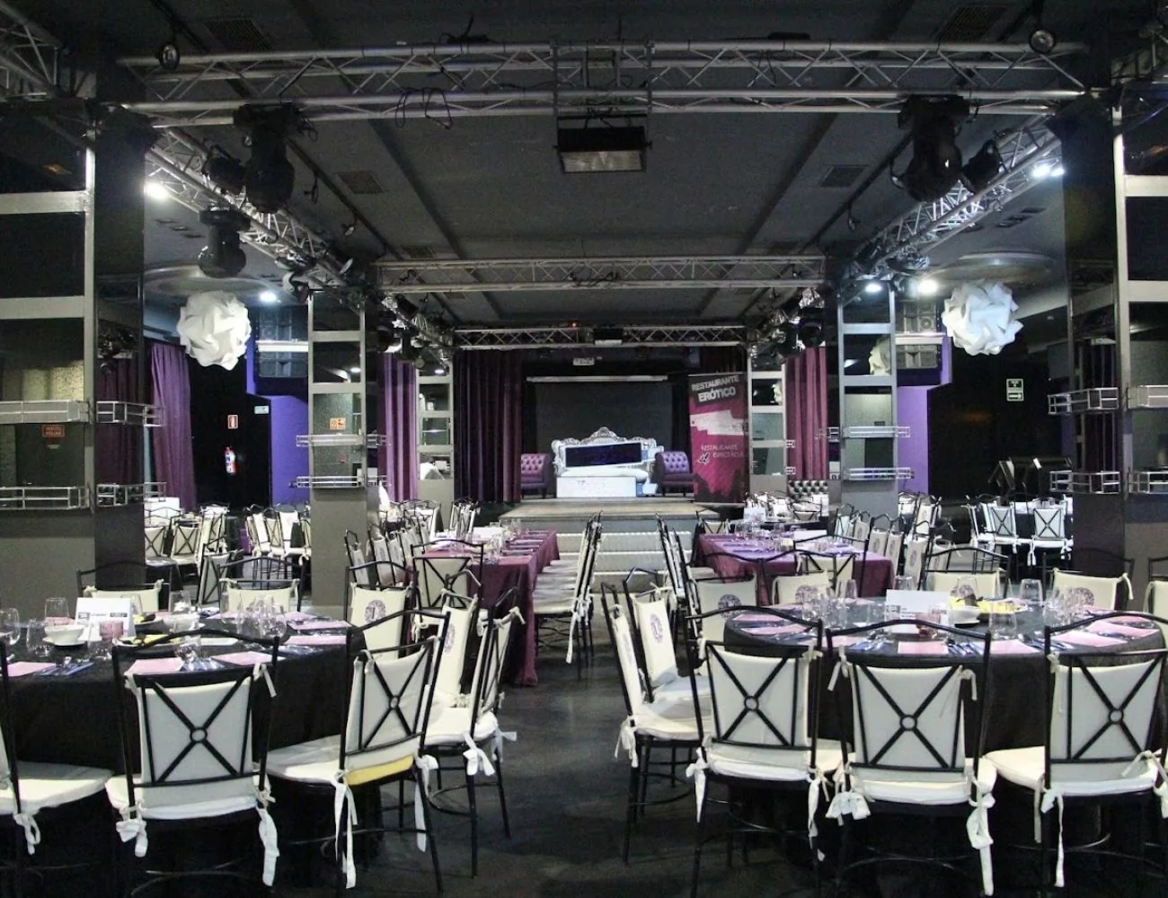 RESTAURANTE ERÓTICO CON COPA - MADRID CENTRO