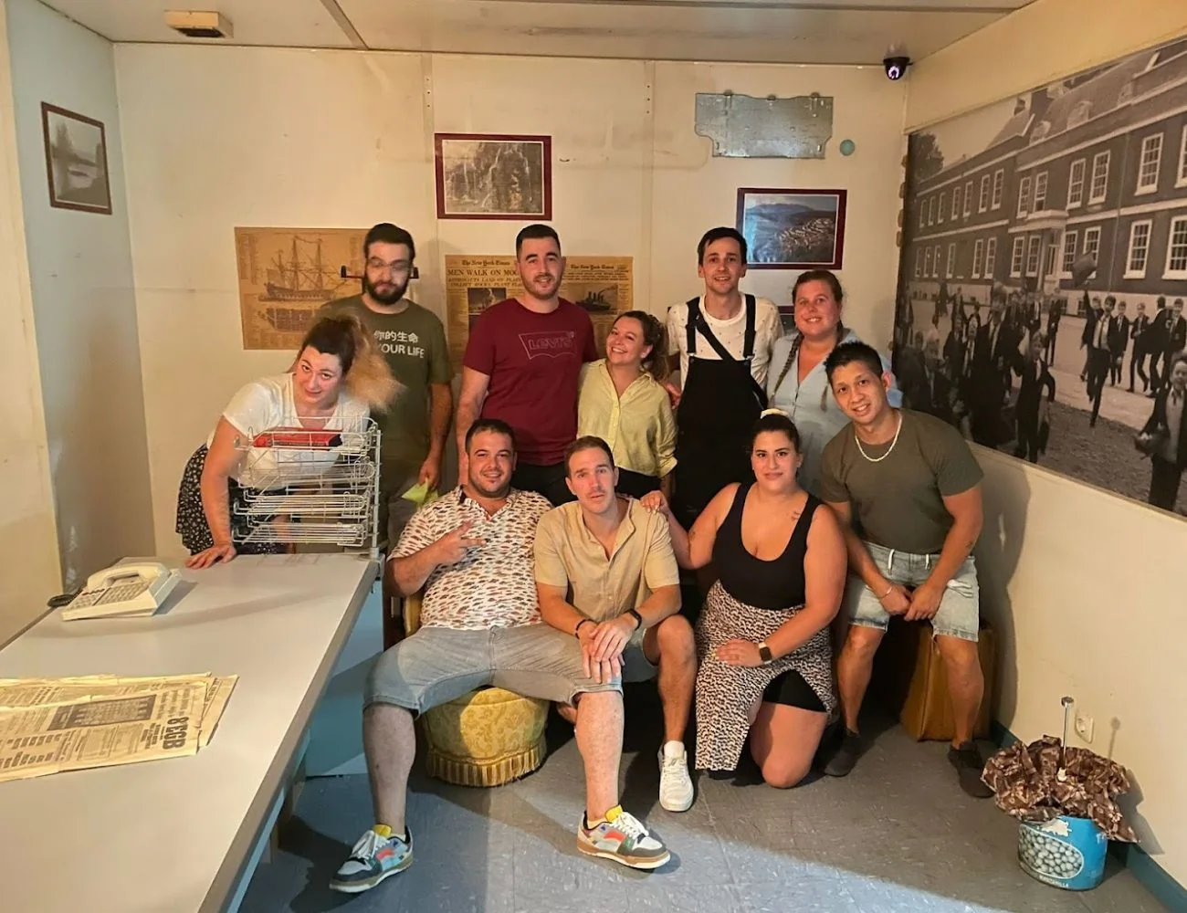 ESCAPE ROOM