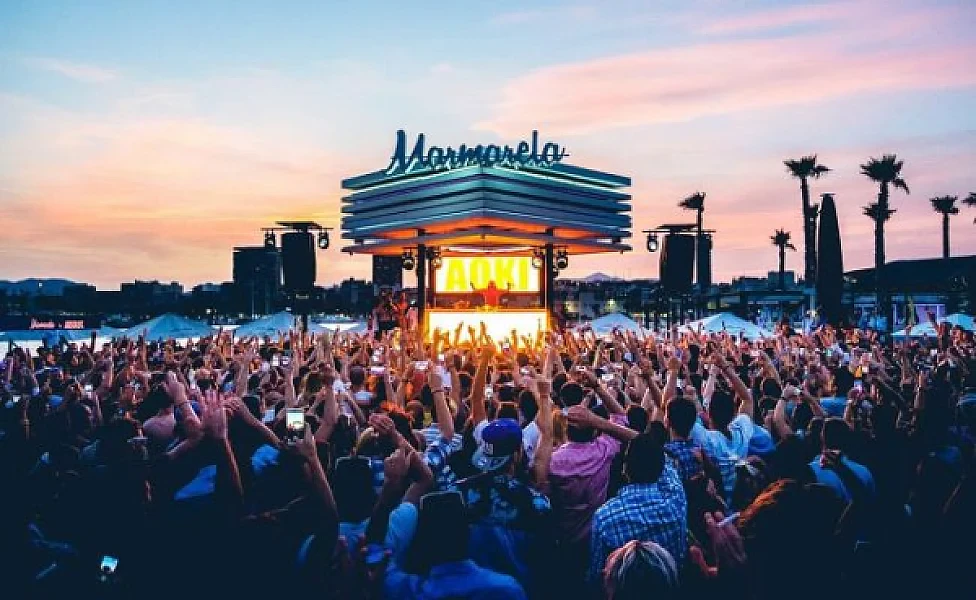 El mejor Beach Club está en Alicante: no te la pierdas en tu Despedida
