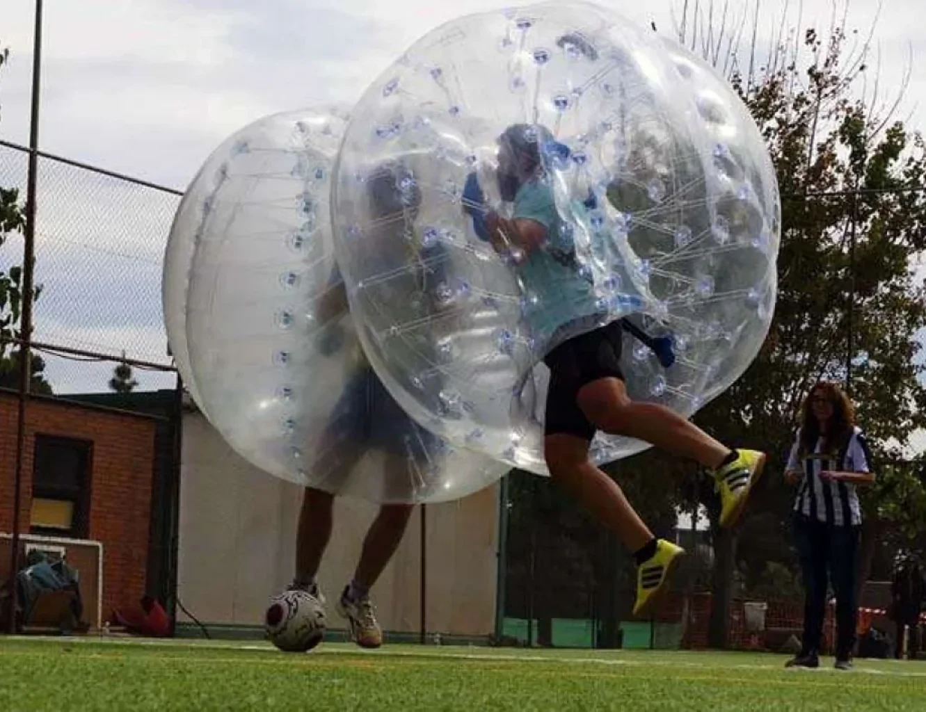 FUTBOL BURBUJA ALICANTE Paradise Despedidas