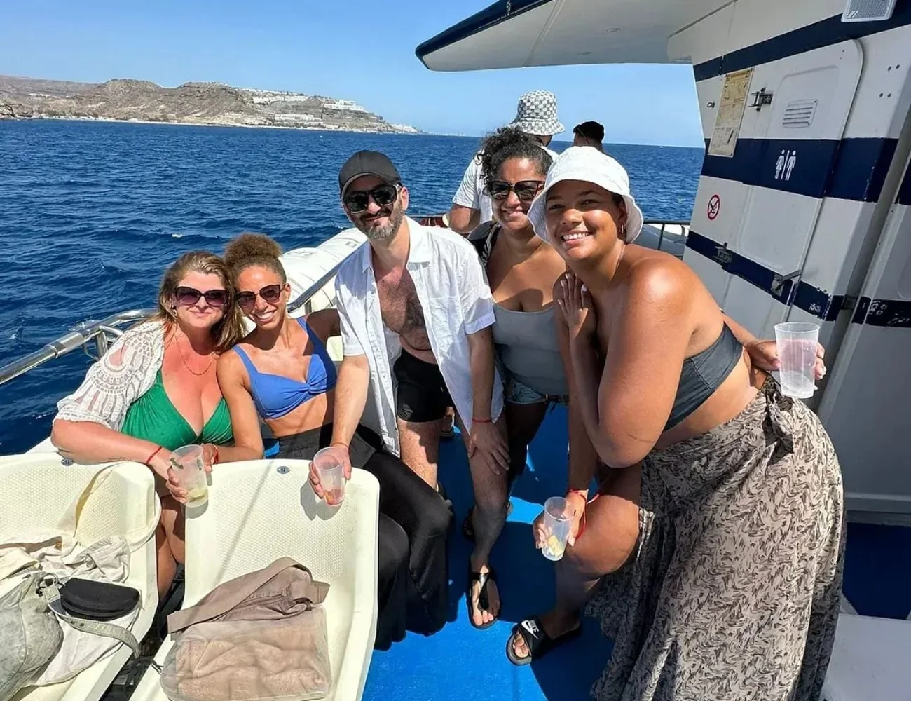 BOAT PARTY CON COMIDA