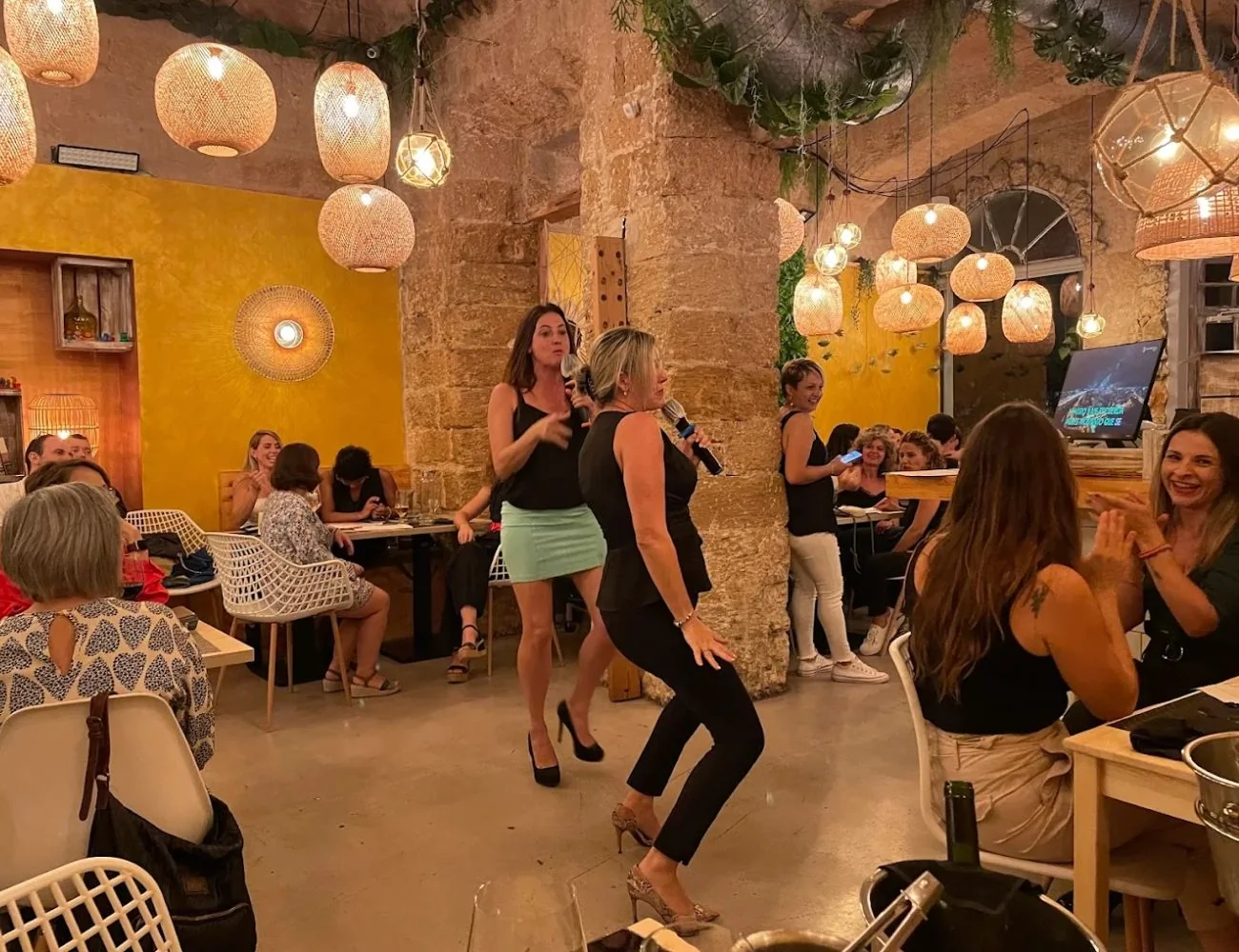 CENA ESPECTÁCULO SORPRESA SIN BEBIDA