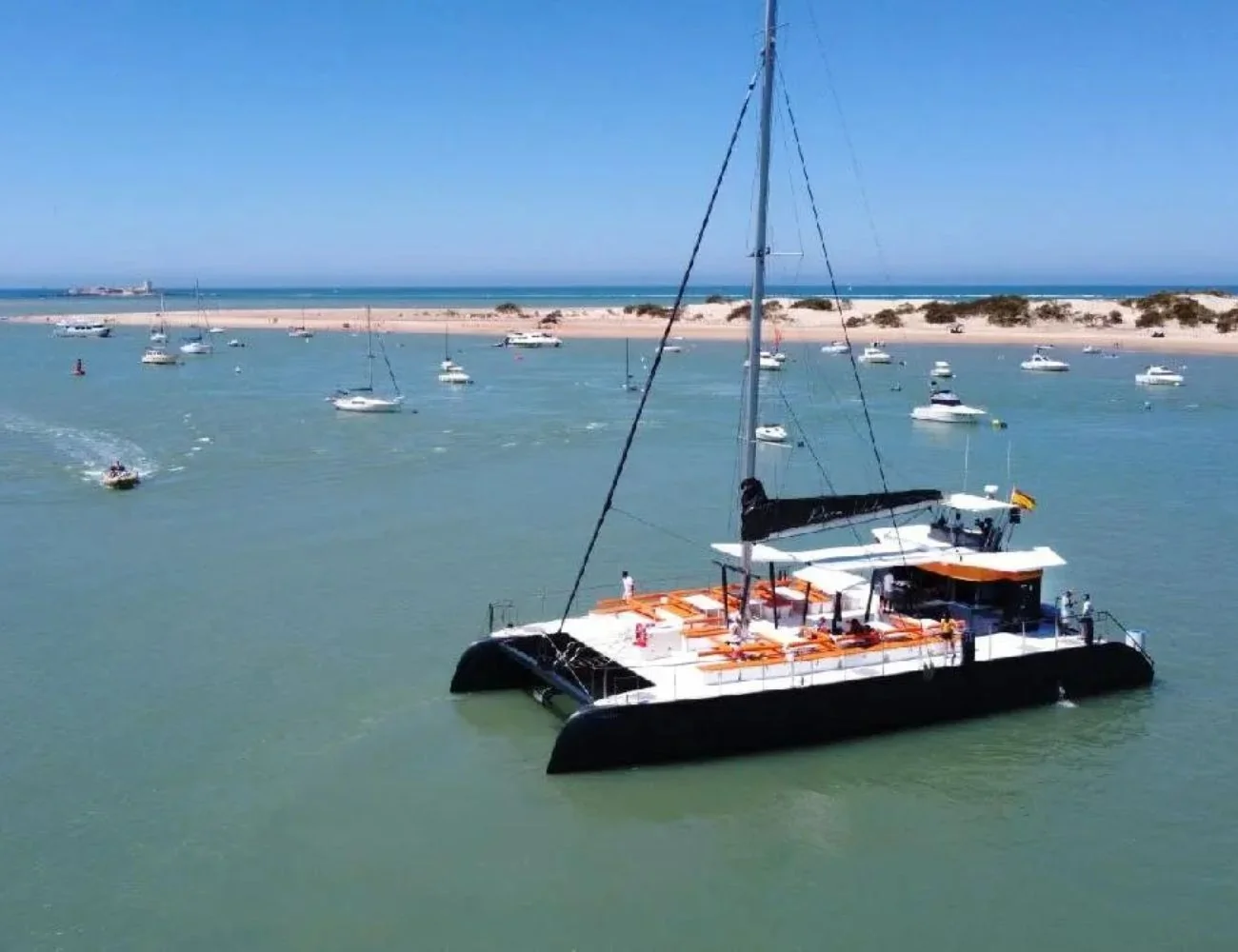 Paseo en Catamarán Trimilenaria