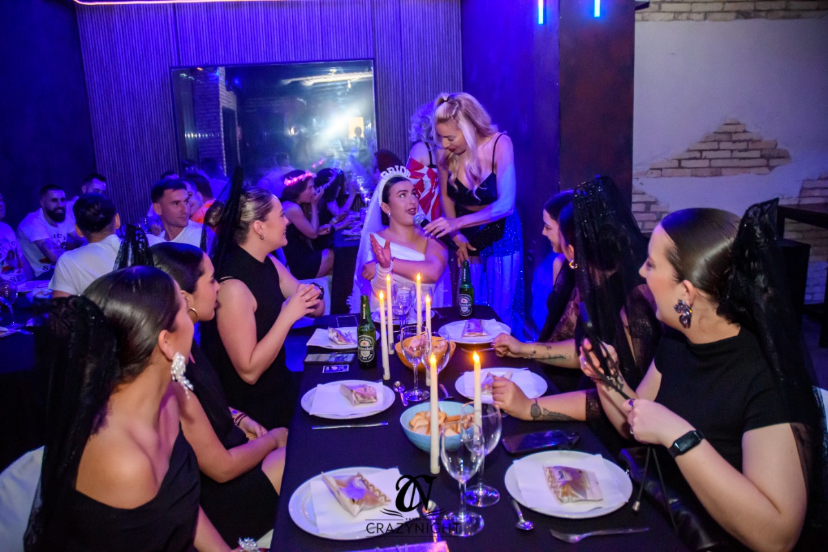 ¡La noche sevillana se empieza cenando!