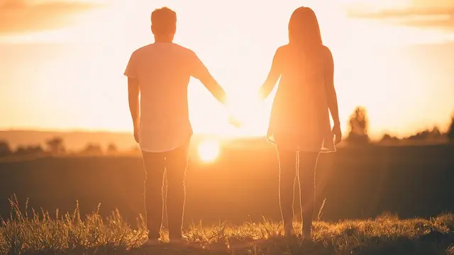 Despedida de solteros conjunta: Cómo organizarla para que novio y novia lo pasen genial